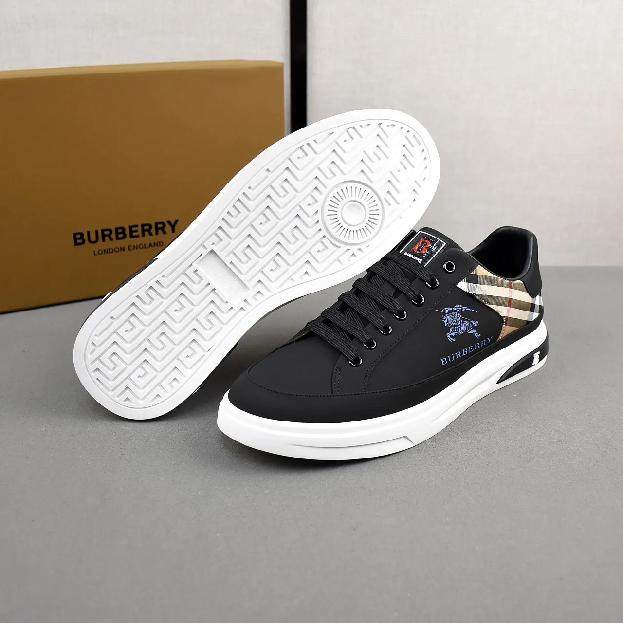PP400⛳️⛳️⛳️Burberry [Burberry] fashionable sports and casual shoes, the upper is made of first-layer cowhide with plaid material, first-layer pigskin lining, and rubber outsole. Men's size 38-44.